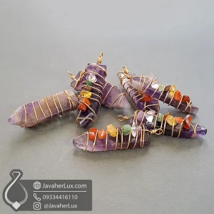 amethyst-and-7-chakra-stones-wire-weave-pendant-401102-javaherlux.com-گردنبند آمیتیست و هفت سنگ چاکرا مدل سیم بافت آرامش بخش جواهرلوکس